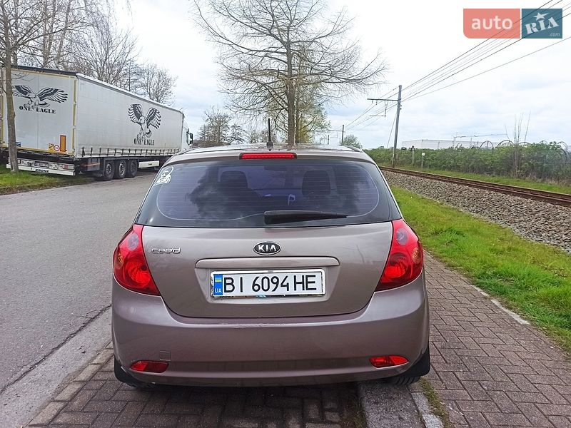 Хэтчбек Kia Ceed 2008 в Полтаве