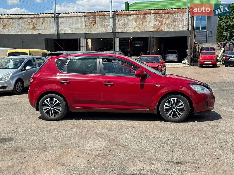 Хэтчбек Kia Ceed 2008 в Полтаве