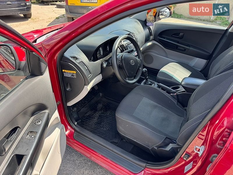 Хэтчбек Kia Ceed 2008 в Полтаве