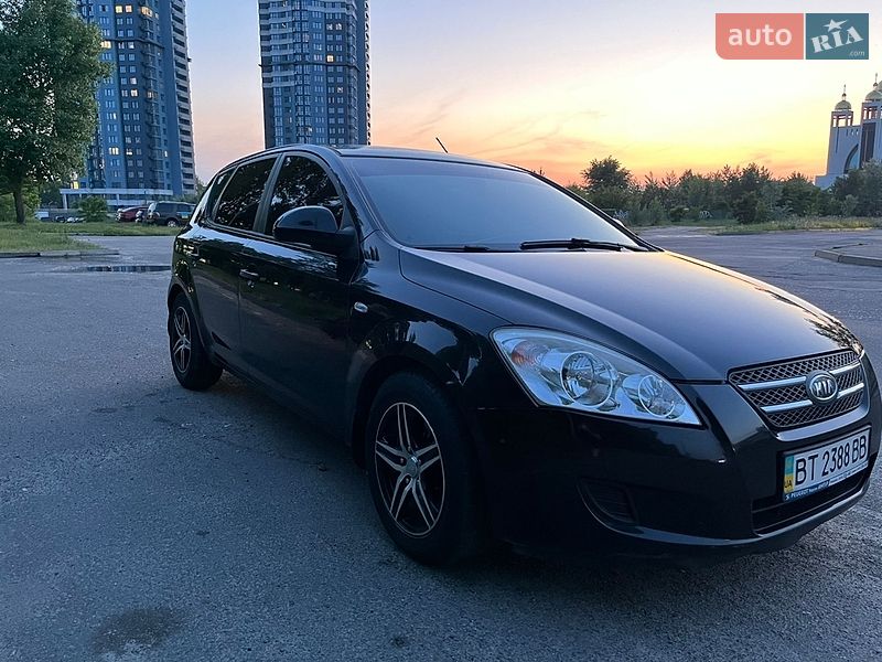 Хетчбек Kia Ceed 2008 в Києві