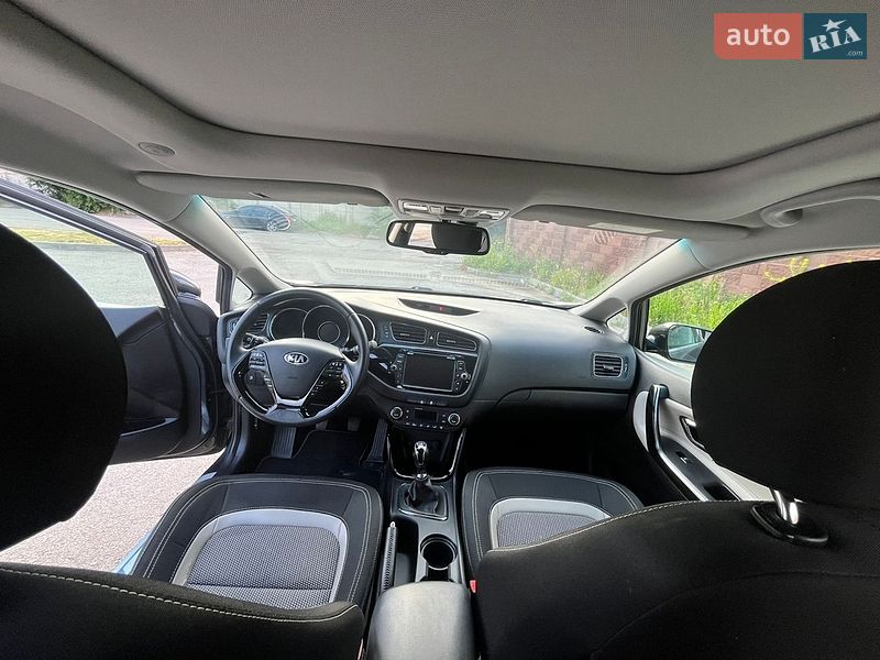 Универсал Kia Ceed 2014 в Ровно