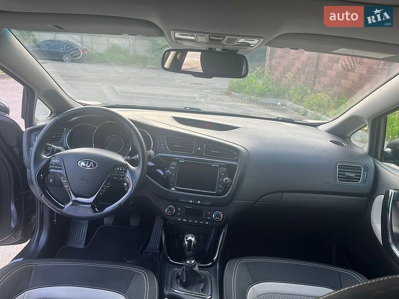 Универсал Kia Ceed 2014 в Ровно