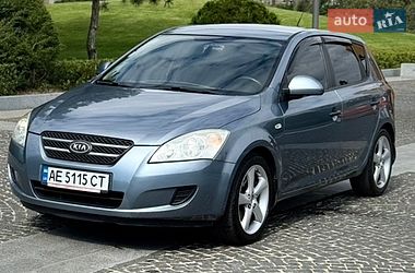 Хетчбек Kia Ceed 2007 в Дніпрі