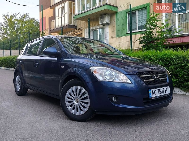 Хэтчбек Kia Ceed 2008 в Киеве