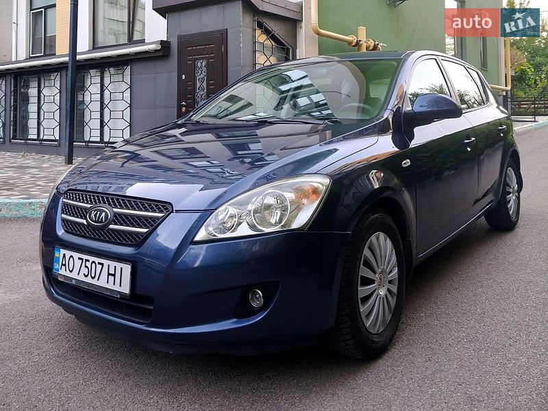 Хэтчбек Kia Ceed 2008 в Киеве