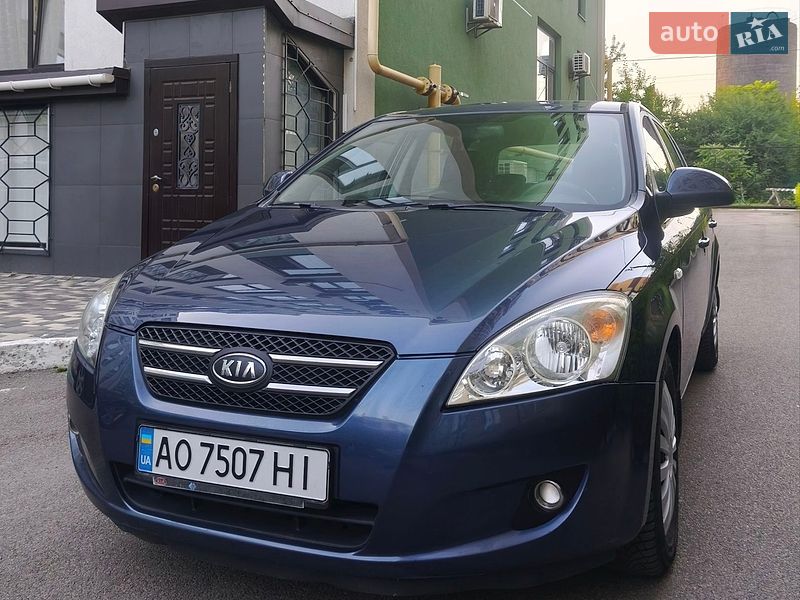 Хэтчбек Kia Ceed 2008 в Киеве