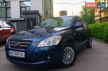 Хэтчбек Kia Ceed 2008 в Киеве