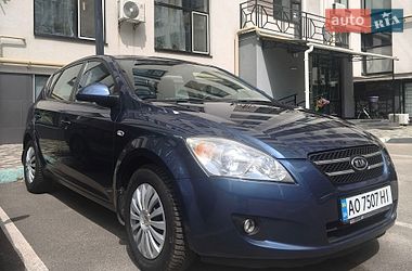 Хэтчбек Kia Ceed 2008 в Киеве