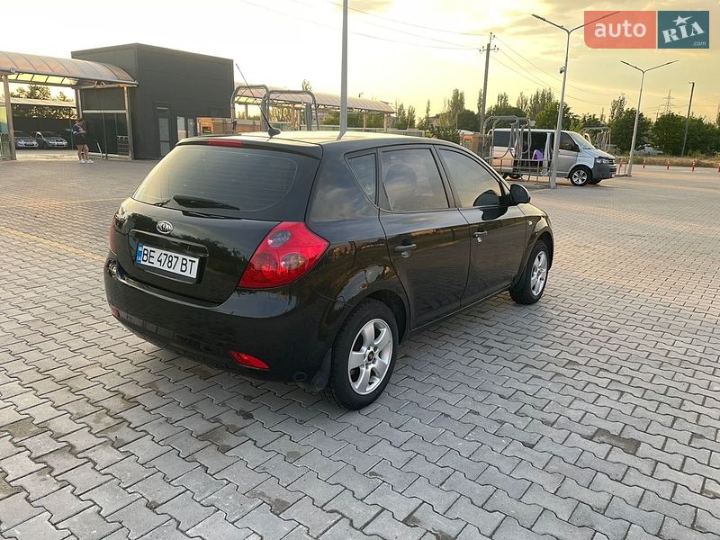 Хэтчбек Kia Ceed 2007 в Николаеве
