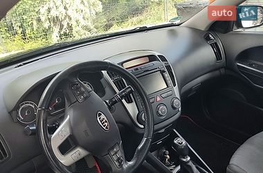 Універсал Kia Ceed 2011 в Кам'янському