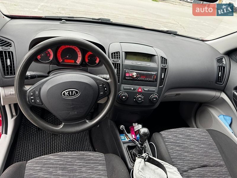 Хетчбек Kia Ceed 2007 в Харкові