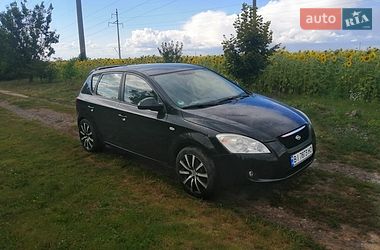 Хэтчбек Kia Ceed 2008 в Полтаве