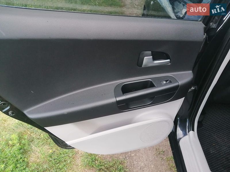 Хэтчбек Kia Ceed 2008 в Полтаве