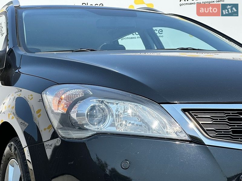 Универсал Kia Ceed 2011 в Луцке