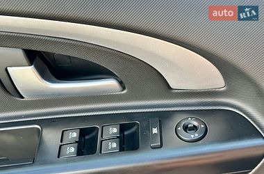 Универсал Kia Ceed 2011 в Луцке