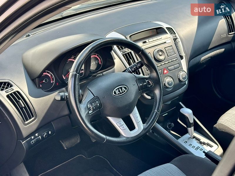 Универсал Kia Ceed 2011 в Луцке