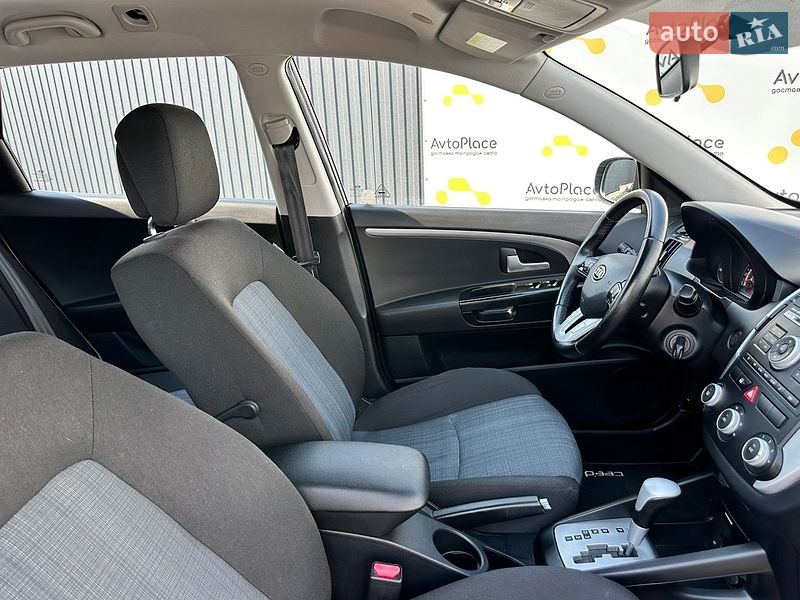 Универсал Kia Ceed 2011 в Луцке