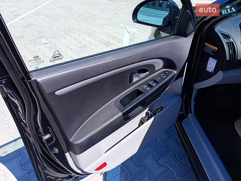 Универсал Kia Ceed 2008 в Сарнах фото 5 Универсал Kia Ceed 2008 в Сарнах