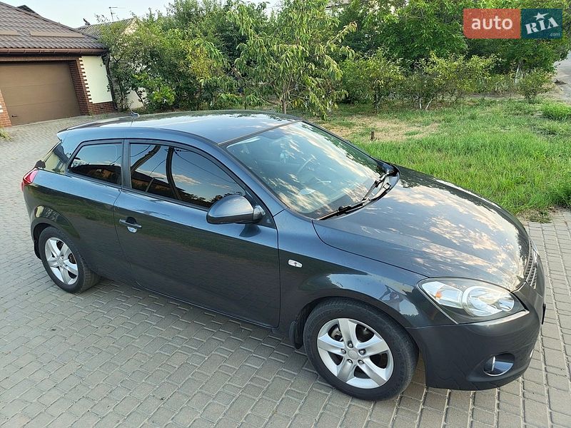 Хэтчбек Kia Ceed 2008 в Николаеве