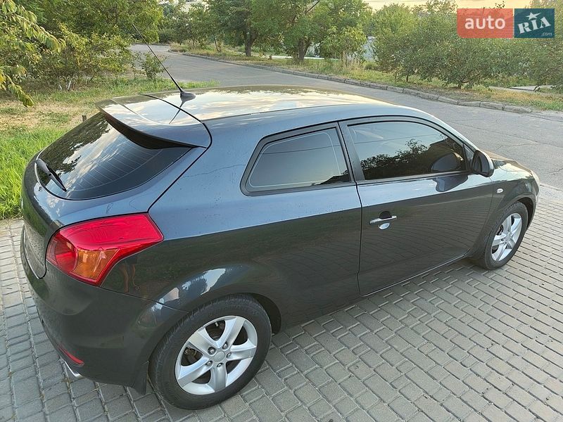 Хэтчбек Kia Ceed 2008 в Николаеве