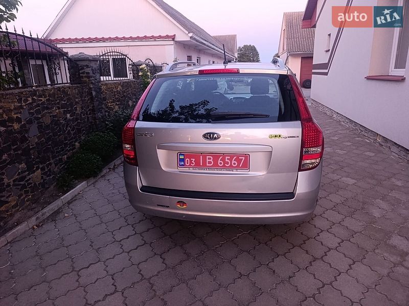 Универсал Kia Ceed 2011 в Луцке