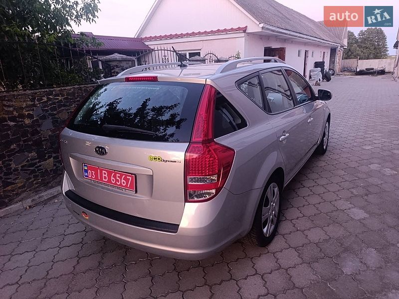 Универсал Kia Ceed 2011 в Луцке