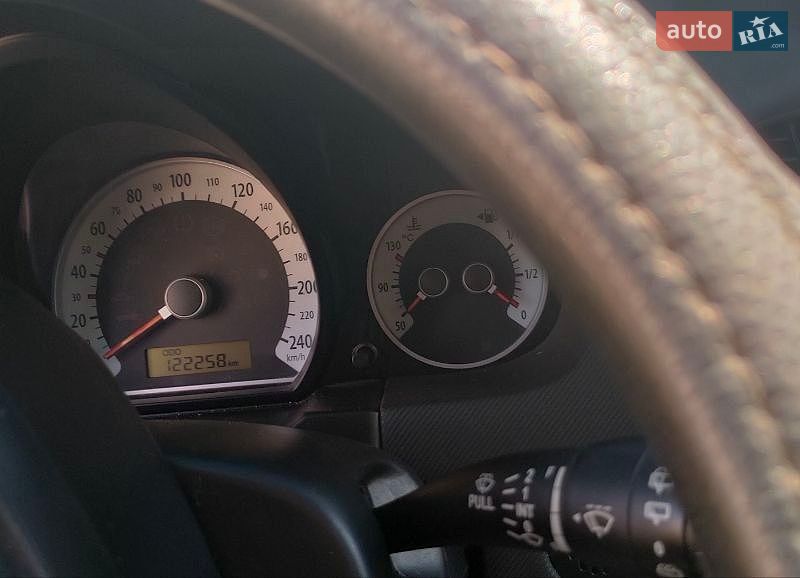Хэтчбек Kia Ceed 2008 в Светловодске