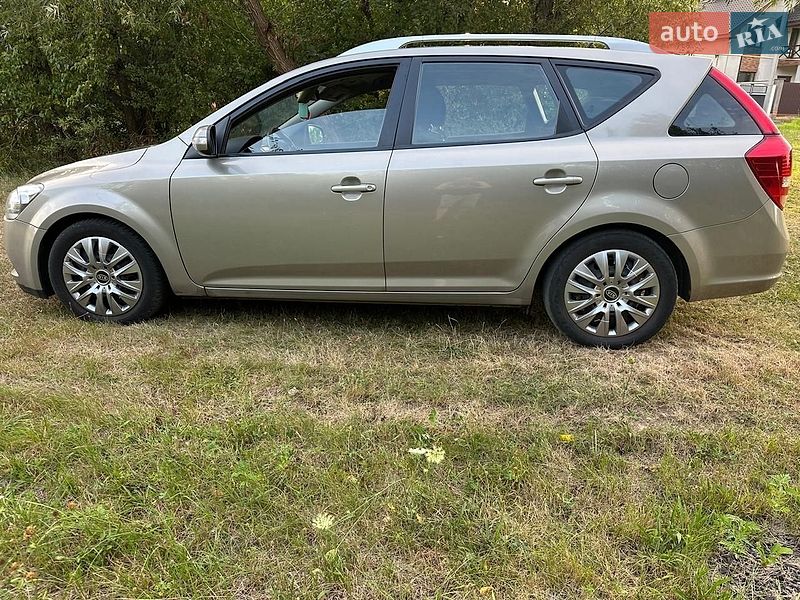 Универсал Kia Ceed 2009 в Мукачево