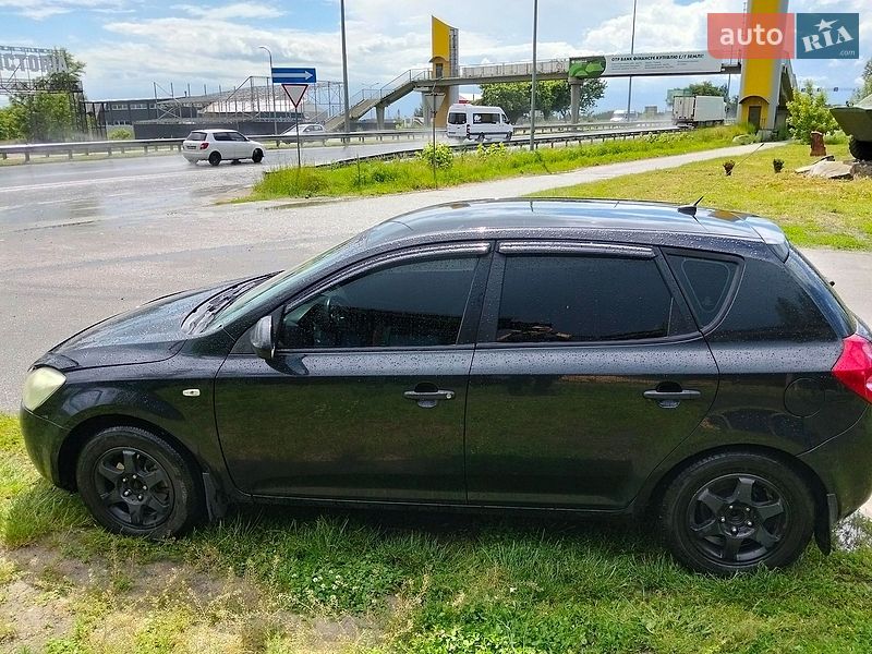 Хэтчбек Kia Ceed 2008 в Киеве