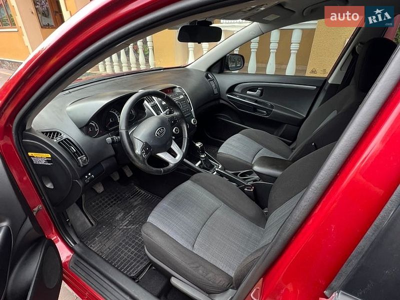 Хетчбек Kia Ceed 2010 в Чемерівцях