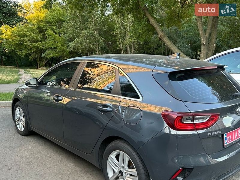 Хэтчбек Kia Ceed 2020 в Киеве