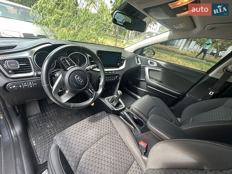 Хэтчбек Kia Ceed 2020 в Киеве