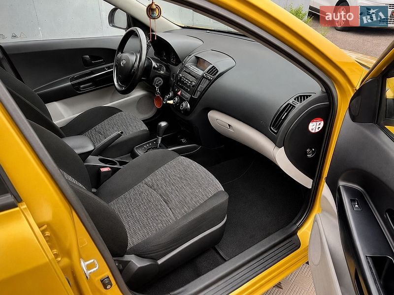 Хэтчбек Kia Ceed 2008 в Харькове