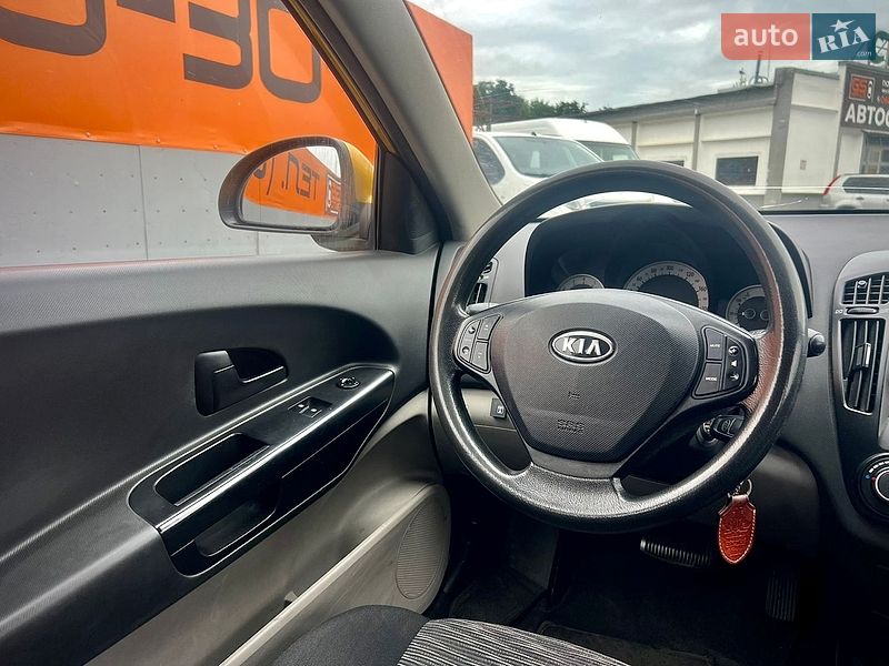 Хэтчбек Kia Ceed 2008 в Харькове