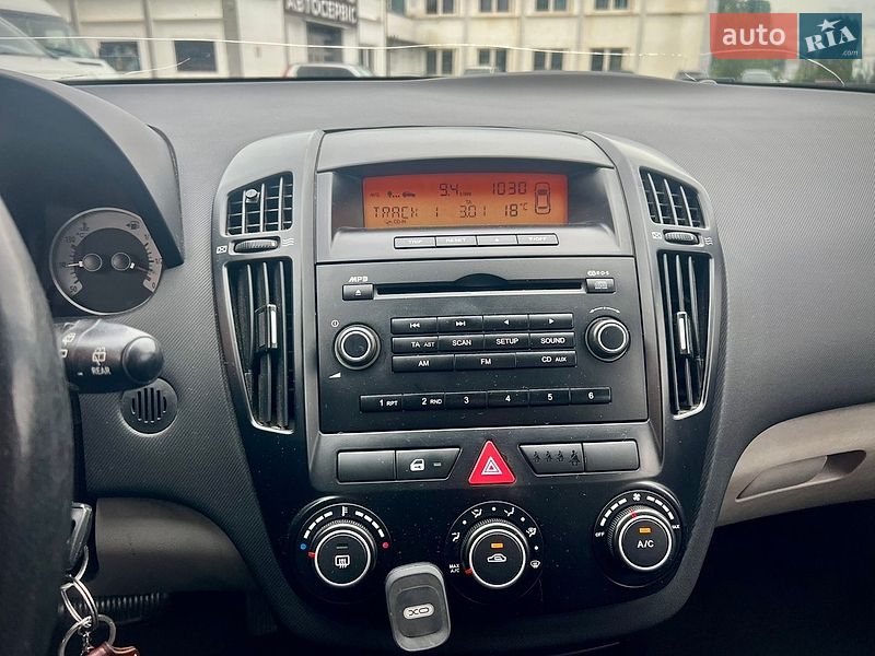 Хэтчбек Kia Ceed 2008 в Харькове