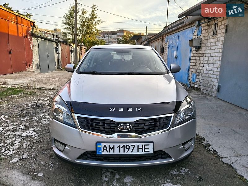 Хетчбек Kia Ceed 2009 в Запоріжжі