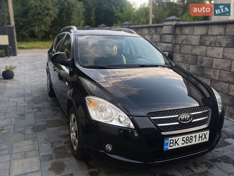 Универсал Kia Ceed 2009 в Ровно