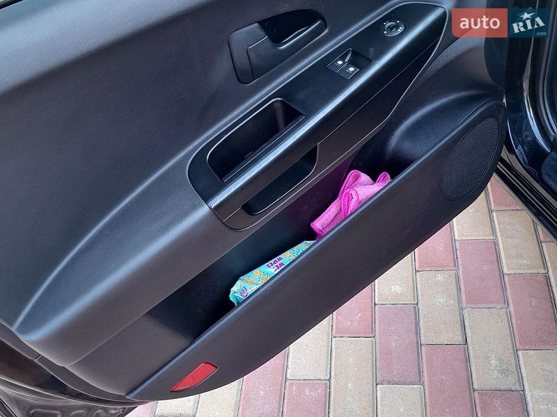Универсал Kia Ceed 2011 в Краснограде