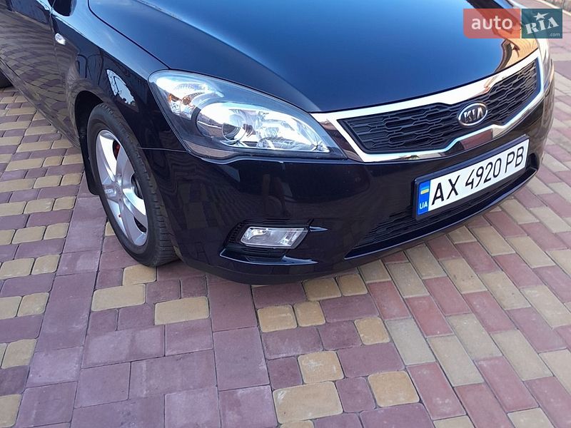 Универсал Kia Ceed 2011 в Краснограде