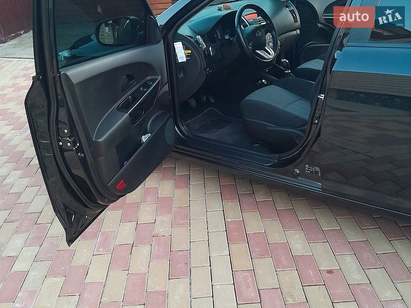 Универсал Kia Ceed 2011 в Краснограде