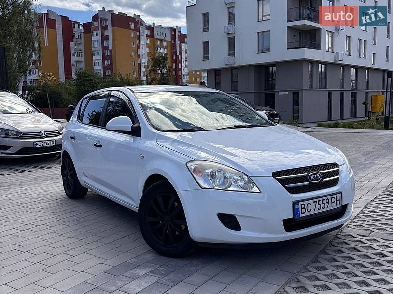Хэтчбек Kia Ceed 2008 в Львове