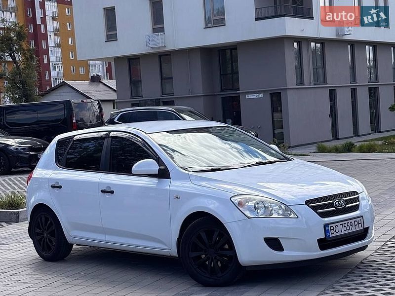 Хэтчбек Kia Ceed 2008 в Львове
