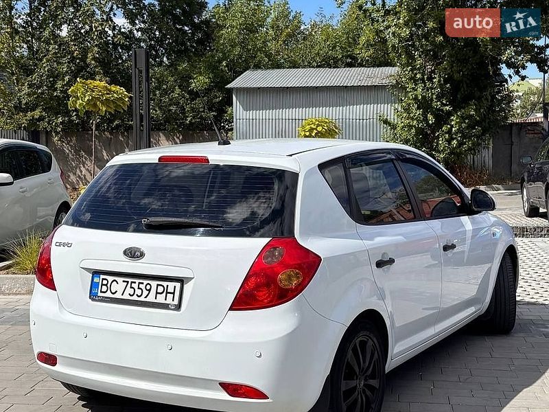 Хэтчбек Kia Ceed 2008 в Львове