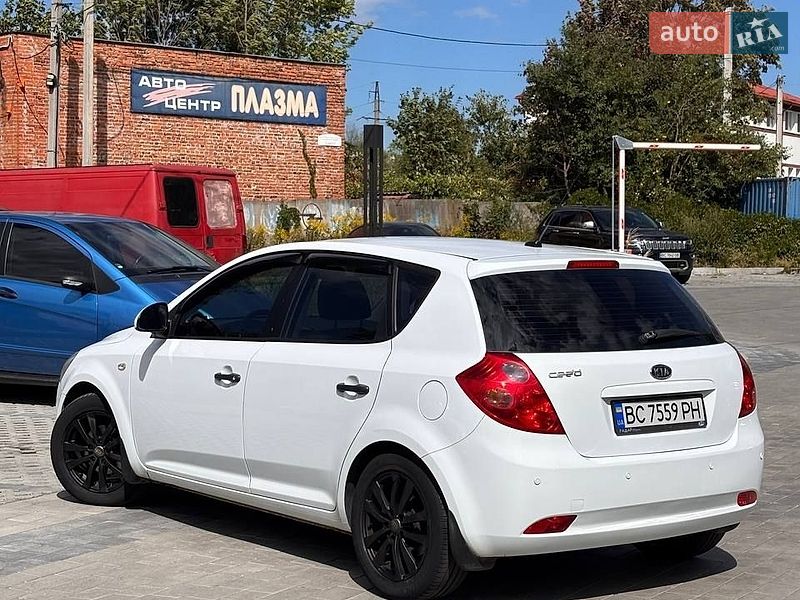Хэтчбек Kia Ceed 2008 в Львове