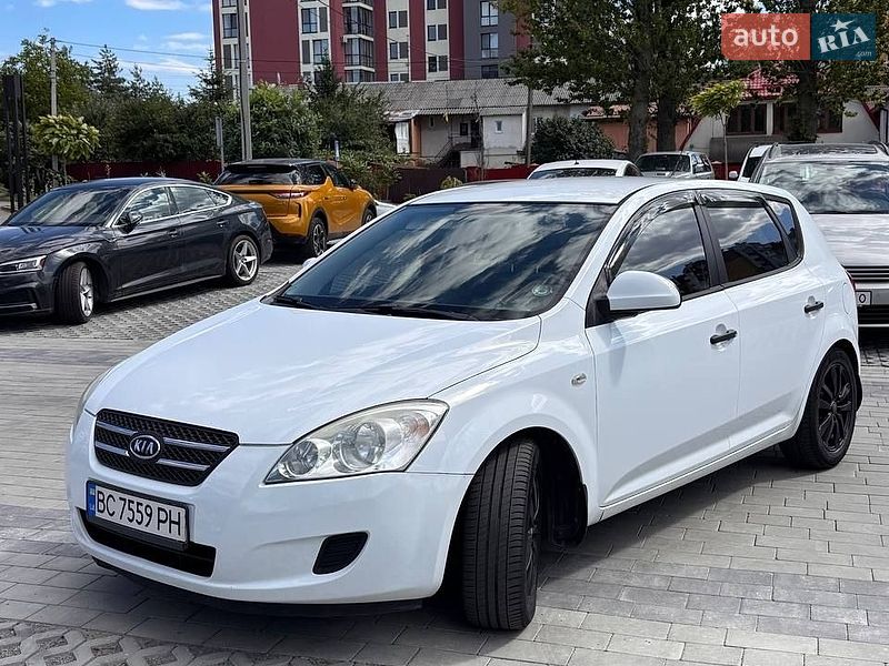 Хэтчбек Kia Ceed 2008 в Львове