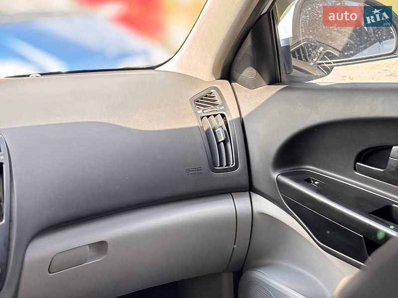 Хэтчбек Kia Ceed 2008 в Львове
