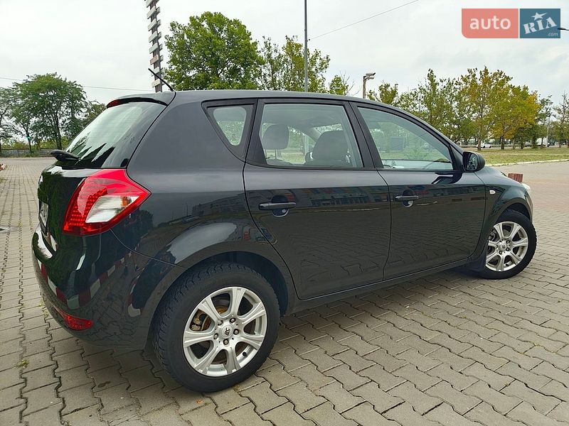 Хэтчбек Kia Ceed 2009 в Николаеве фото 12 Хэтчбек Kia Ceed 2009 в Николаеве
