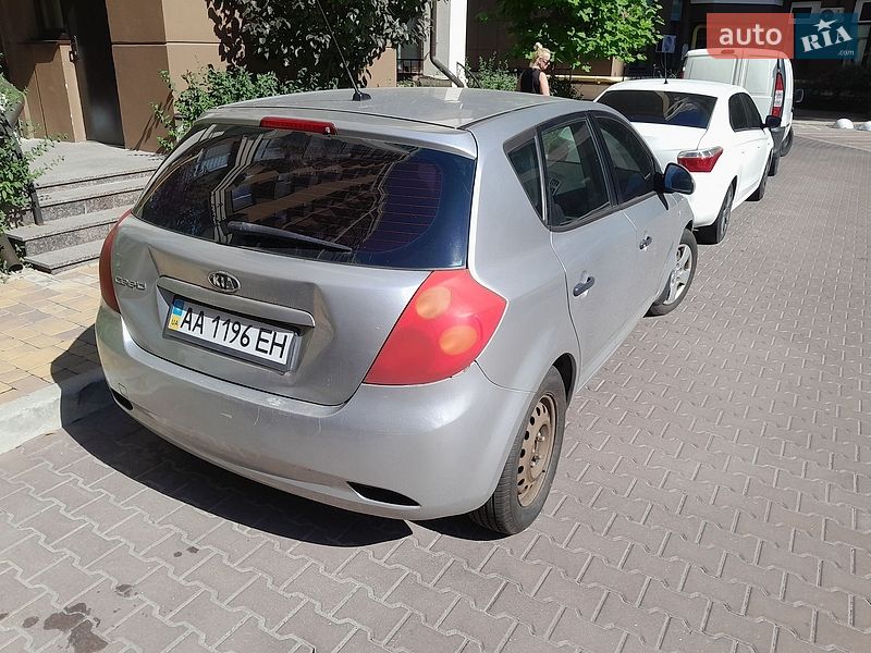 Хэтчбек Kia Ceed 2007 в Киеве