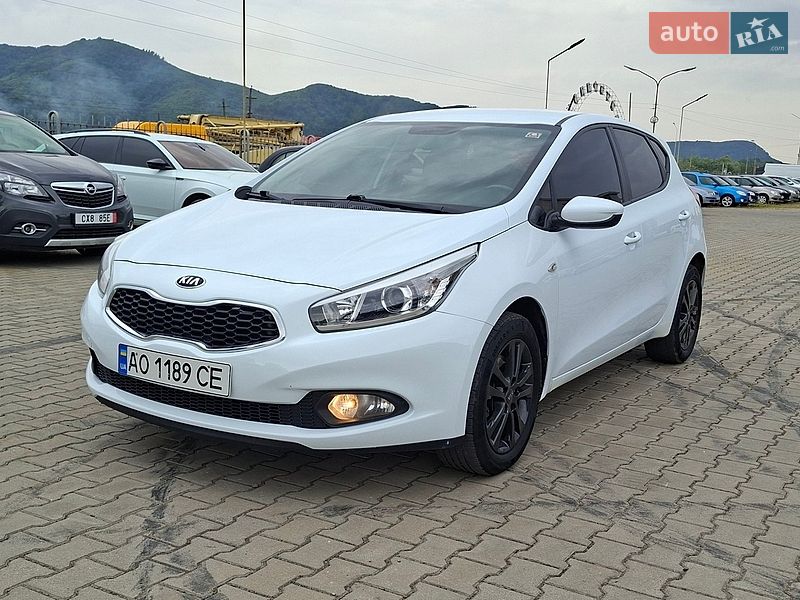 Хетчбек Kia Ceed 2015 в Хусті