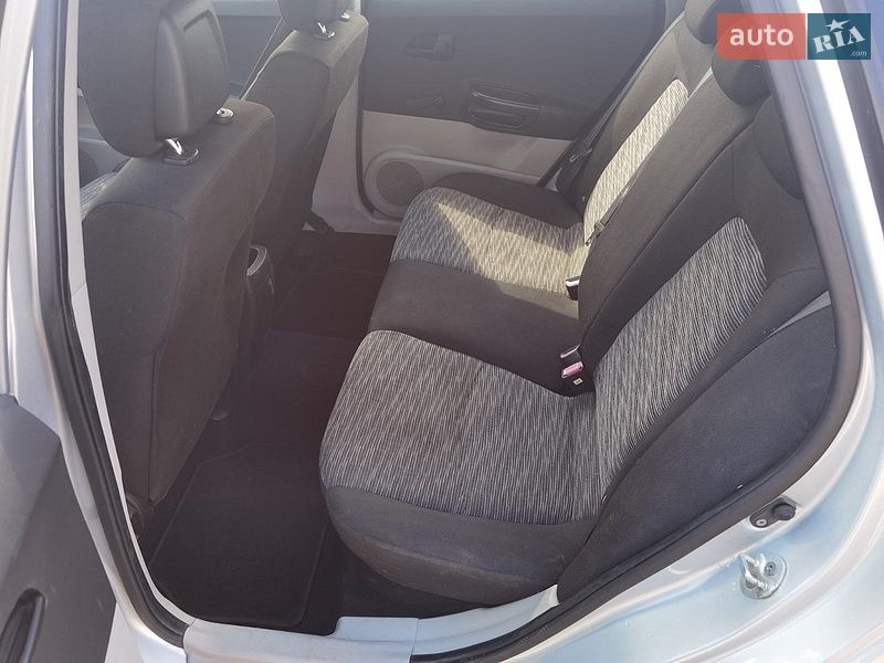 Хэтчбек Kia Ceed 2007 в Сарнах